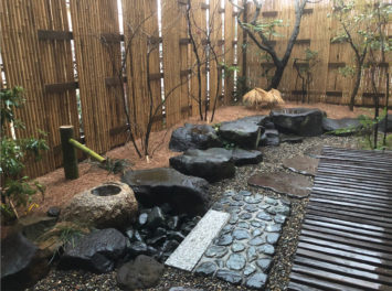 横須賀・葉山・逗子・鎌倉・湘南・川崎・横浜の庭づくりをしている彩葉苑がつくった横浜Ｈ様邸の植栽工事と茶庭造園工事の写真です。